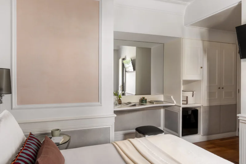 Camera Small compatta con zona vanity, armadio e letto matrimoniale vicino al Teatro dell'Opera - The Hotel Britannia, BZAR hotels a Roma
